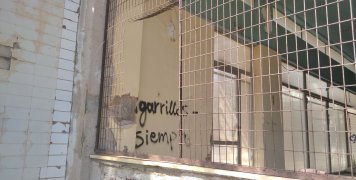 Τα εσωτερικά παράθυρα είναι ανοικτά