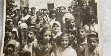 Το έθιμο του Νιότριτου την δεκαετία του 1930. Φωτο Γιώργης Ρυμικής