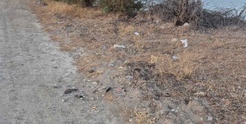 Ο περιβάλλον χώρος στάθμευσης... νταλικών Ο περιβάλλον χώρος στάθμευσης... νταλικών