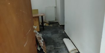 Πεταμένα κάτω ρολά με πίνακες!!!