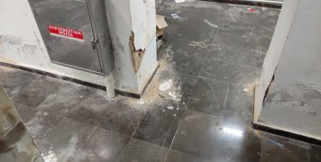 Αυτό που αντικρίζει κάποιος κατεβαίνοντας τις σκάλες για το... υπόγειο