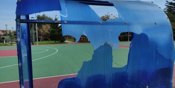 Ποιός τυχερός θα κόψει το κεφάλι του; Ποιός τυχερός θα κόψει το κεφάλι του;