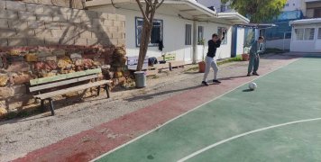 Ακριβώς δίπλα από το γήπεδο μπάσκετ Ακριβώς δίπλα από το γήπεδο μπάσκετ