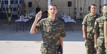 Ορκίστηκε στο Κοράνι Ορκίστηκε στο Κοράνι