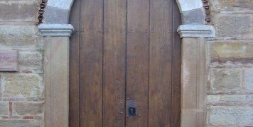 Αυλόπορτα του περιβολιού Χωρέμη επί της οδού Πασπάτη.