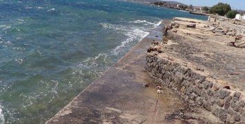Το Λιμενικό έργο στο σημείο ορατό μόνο απ' την θάλασσα