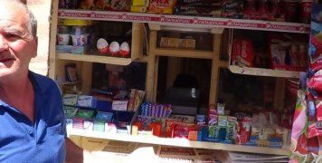 Απ' αυτό το παραθυράκι μπήκε ο κλέφτης