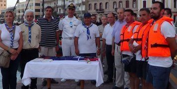 Μία αναμνηστική φωτογραφία με διοργανωτές και συμμετέχοντες