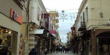 Ανακοινώθηκε το εορταστικό ωράριο των καταστημάτων για το Πάσχα  Σύμφωνα με την ανακοίνωση του Εμπορικού Συλλόγου Αθηνών