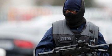 Γαλλία: Δικαστήριο επιδίκασε αποζημίωση σε οικογένεια διότι η αστυνομία δεν εμπόδισε την κόρη της να πάει στη Συρία Παρότι η οικογένεια αναζητούσε τη 17χρονη, της επέτρεψαν να επιβιβαστεί σε αεροσκάφος