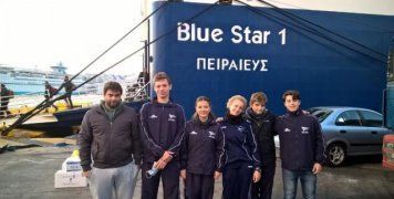 Τα πέντε παιδιά που συμμετείχαν με το Ν.Ο. Χίου στους αγώνες λέιζερ που έγιναν στο Καλαμάκι, με τον προπονητή τους Μάρκο Παγούδη.