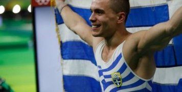 Ταμπάκος και Μουρούτσος αποθεώνουν τον " Άρχοντα των Κρίκων" 