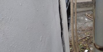 Πιό σχισμένη κολώνα...πεθαίνεις