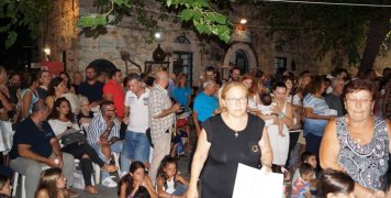 Ολοι οι δρόμοι οδηγούσαν στην πλατεία