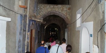 Γέμισαν ζωή οι υπέροχες στοές του νησιού