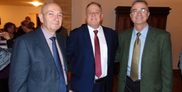 Σπάνιο αλλά τρεις... Ταξίαρχοι μαζί έστω και με πολιτική περιβολή