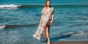 Διακοπές τον Αύγουστο: Βασικά κομμάτια για απλά και κομψά looks Διακοπές τον Αύγουστο: Βασικά κομμάτια για απλά και κομψά looks