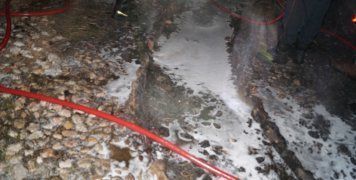 Παντού χυμένο πετρέλαιο Παντού χυμένο πετρέλαιο