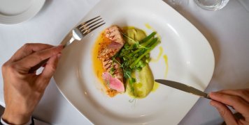 Γιατί το fine dining είναι μια εμπειρία και όχι απλά μια δοκιμή φαγητού Γιατί το fine dining είναι μια εμπειρία και όχι απλά μια δοκιμή φαγητού