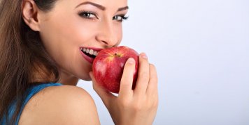 γυναίκα, μήλο