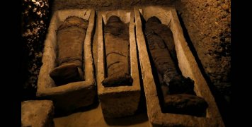 μούμιες άνω των 2000 ετών