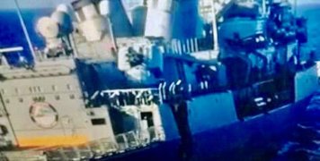 Στη φωτογραφία που δημοσιεύει σήμερα η «Κ» απεικονίζεται η δεξιά πρυμναία πλευρά της τουρκικής φρεγάτας τύπου ΜΕΚΟ, ο κυβερνήτης της οποίας προσπάθησε να προσπεράσει και να τη φέρει σε θέση εμποδίου προς την ελληνική φρεγάτα τύπου «S». Ο ελιγμός του Τούρκ