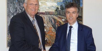 Ο Νίκος Πέππας, Regional Director Greece & Eastern Europe της SAS με τον Ξενοφώντα Λιαπάκη, γενικό διευθυντή ΙΤ & Services της INTERAMERICAN.