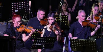 30 μουσικοί από Χίο, Αθήνα, Γερμανία και Βοστόνη στο θέατρο Καστρομηνά