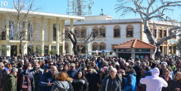 Νέα κινητοποίηση Χιωτών στην Πλατεία Πλαστήρα ενάντια στην αστυνομική βία Νέα κινητοποίηση Χιωτών στην Πλατεία Πλαστήρα ενάντια στην αστυνομική βία