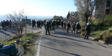 Επεισόδια με ΜΑΤ σε Άγιο Μακάριο