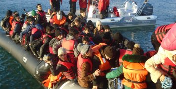 Το 2016, οι πρόσφυγες από τη Συρία και το Αφγανιστάν κατέφταναν κατά εκατοντάδες στο λιμανάκι της Αγίας Ερμιόνης