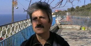 Γιάννης Λίναρης Πρόεδρος Τρυπών Γιάννης Λίναρης Πρόεδρος Τρυπών