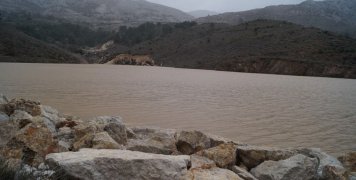 Στο στεφάνι του προφράγματος λείπουν οι αγωγοί εκτόνωσης