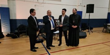 Από αριστερά διακρίνονται οι Κώστας Γωνιάς, Δημήτριος Μουτάφης, Χρήστος Κουίμάνης και π. Βασίλειος Λούρος, Φωτογραφία: Αναμνήσεις / Δημήτρης Τσάκας.