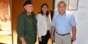 Ο Ταξίαρχος με την σύζυγο του και τον Κώστα Παπαδόπουλο