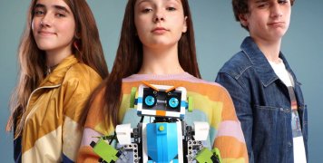 Η πρώτη ταινία μυθοπλασίας για τα παιδιά της εκπαιδευτικής ρομποτικής από την COSMOTE Η πρώτη ταινία μυθοπλασίας για τα παιδιά της εκπαιδευτικής ρομποτικής από την COSMOTE