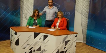 Λίγο πριν να βγεί το πρόγραμμα στον αέρα. Χριστίνα Ψυλλή, Βαγγελιώ Αμέντα με τον... μαέστρο του μοντάζ Νέλο Μέσι