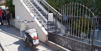 Η πόρτα του σπιτιού της άτυχης Μαρίας Η πόρτα του σπιτιού της άτυχης Μαρίας