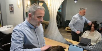 Project Happiness: Προβλήματα τριχωτού κεφαλής από τον Αλέξανδρο Βαβούλη Project Happiness: Προβλήματα τριχωτού κεφαλής από τον Αλέξανδρο Βαβούλη