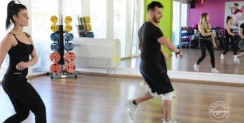 Project Happiness: Το ομαδικό πρόγραμμα coreo aerobic από τον Ξενοφώντα Κουτσουλιά Project Happiness: Το ομαδικό πρόγραμμα coreo aerobic από τον Ξενοφώντα Κουτσουλιά