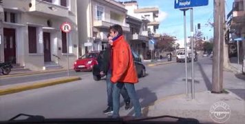 Project Happiness: Παραχώρηση προτεραιότητας από τον Παντελή Κουνιάδη Project Happiness: Παραχώρηση προτεραιότητας από τον Παντελή Κουνιάδη