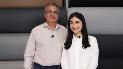 Project Happiness: Ιστορία σαλονιού και ταπετσαρίας από τον Αντώνη & την Αριέττα Κώστογλου Project Happiness: Ιστορία σαλονιού και ταπετσαρίας από τον Αντώνη & την Αριέττα Κώστογλου